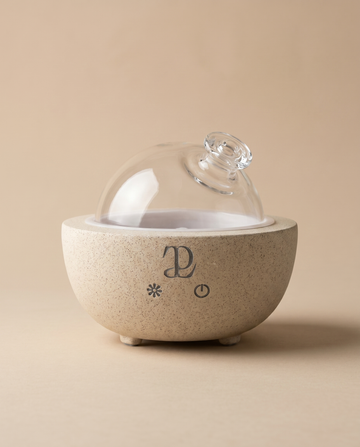 TP2 Smart Diffuser sandbeige – Terrazzo-Sockel mit Glaskuppel, Studio